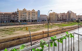 Central And Beautiful Apartment - Free Parking